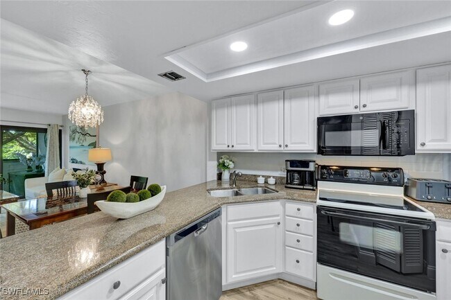 Building Photo - 600 Neapolitan Way