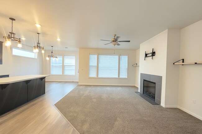 Building Photo - 3 bed/2 bath in the up and coming West Richland area