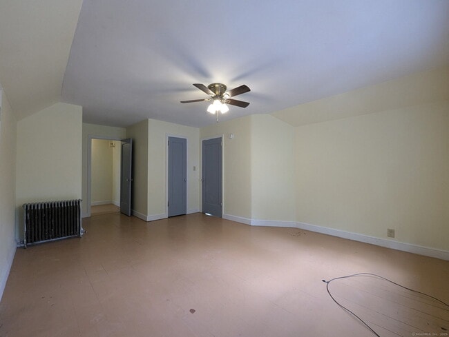 Building Photo - 89 Hillside Ave