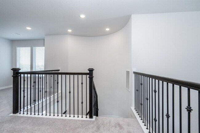 Building Photo - 25803 Rippey Gln Dr