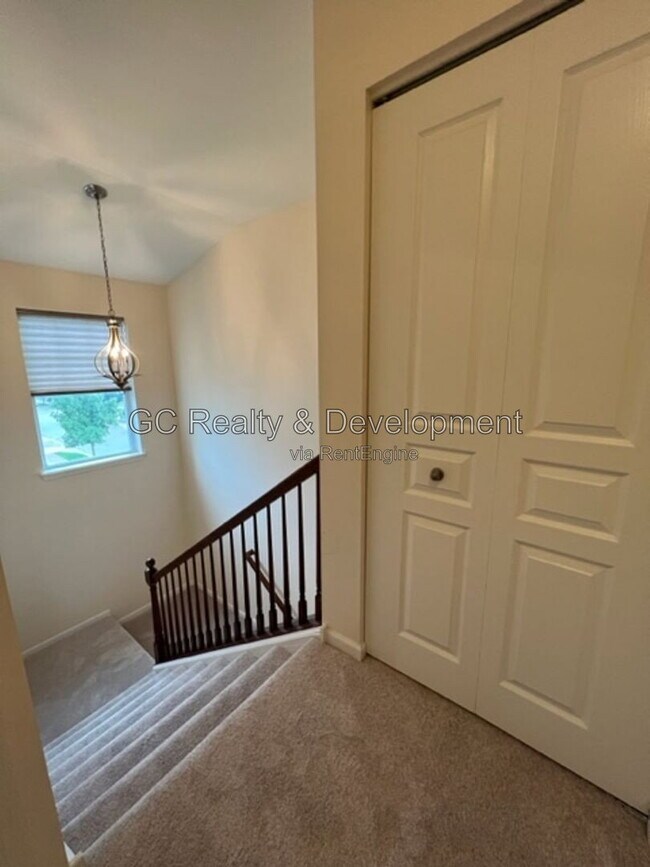 Building Photo - 1271 Evergreen Ave