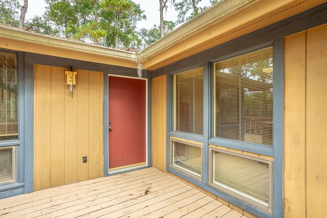 Building Photo - Wakulla River Retreat Vacation Rental