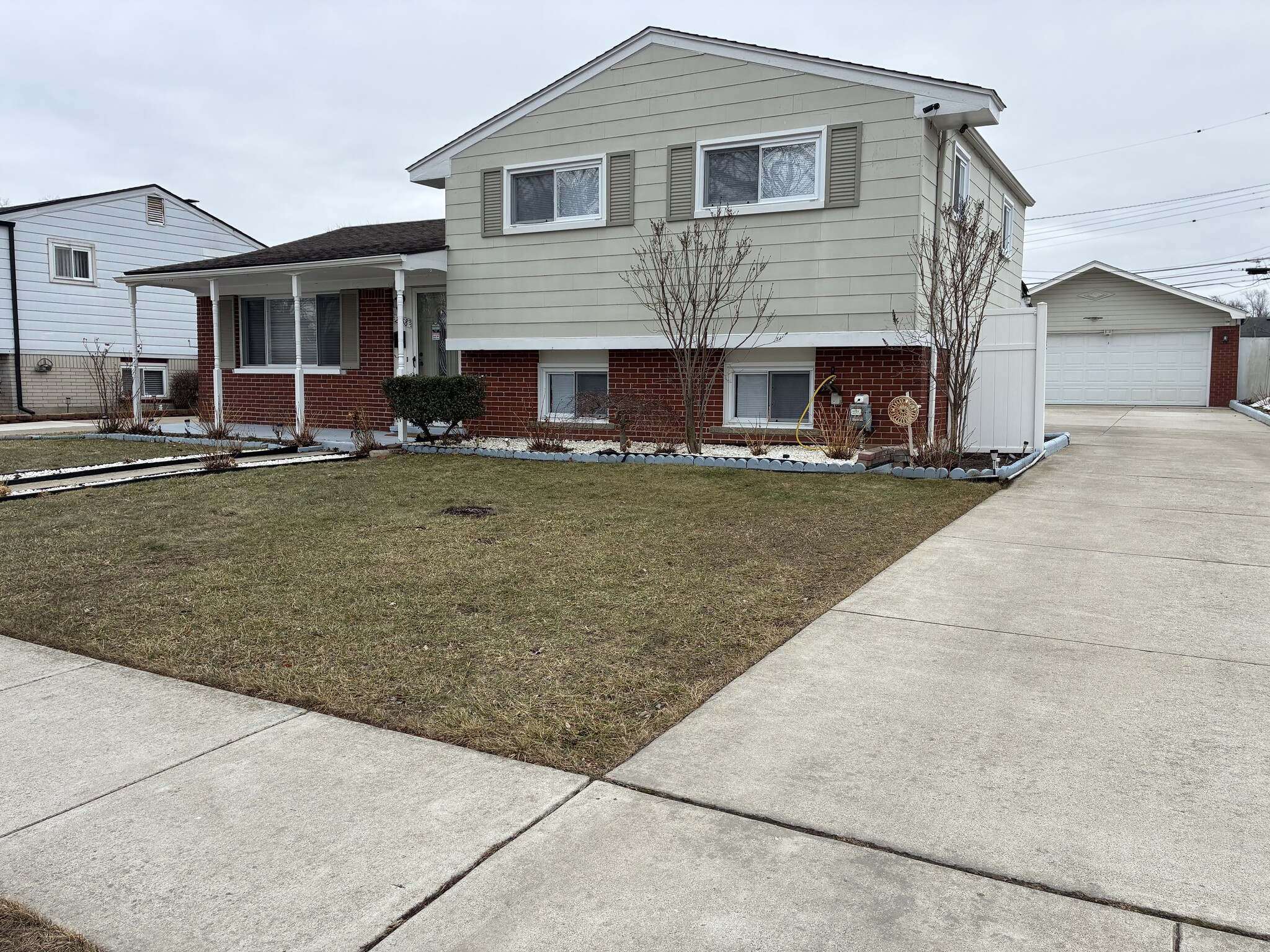 Building Photo - 2758 Pall Mall Dr