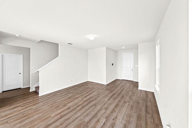 Building Photo - 4750 Broadside Ave