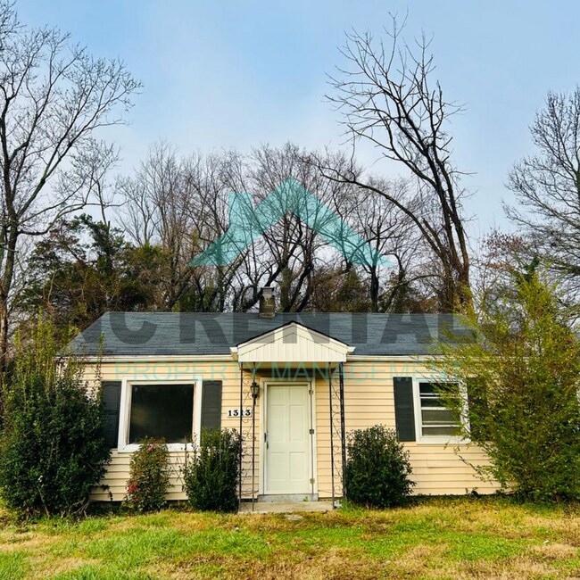 Primary Photo - 1313 Joyce St
