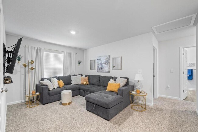 Building Photo - 5213 Peach Dr