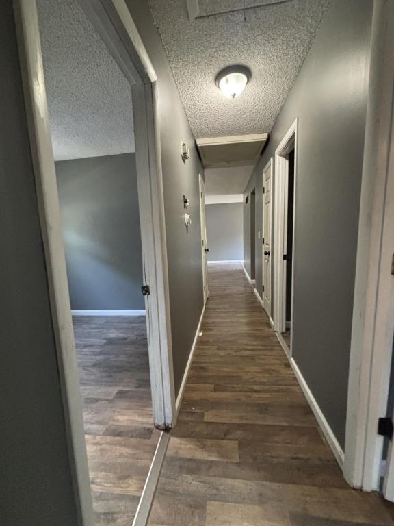 Building Photo - 224 SW Kingscross Rd