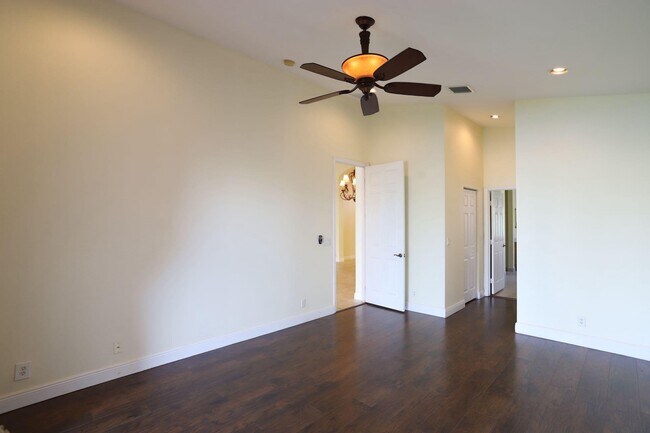 Building Photo - 7458 Via Luria