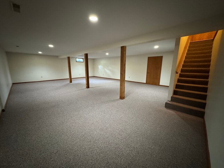 Building Photo - 1025 W Hoppus Rd