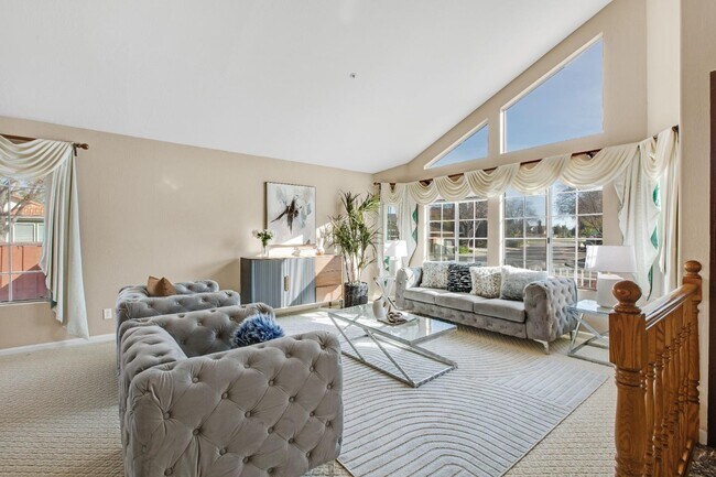 Building Photo - 639 Mercado Ct