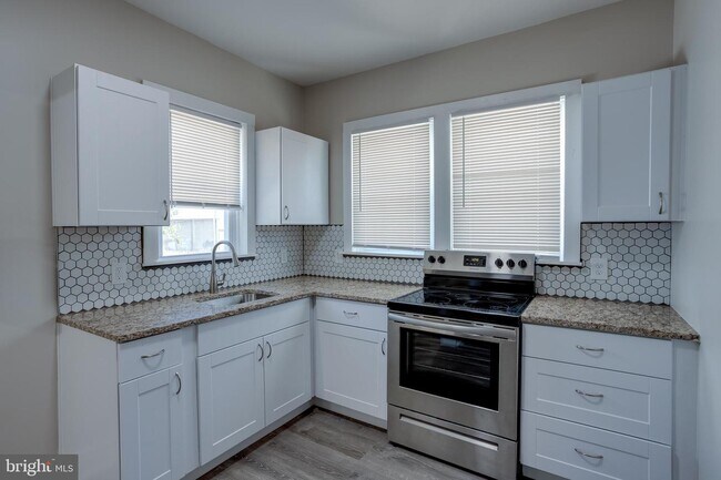 Building Photo - 1948 Lexington Ave