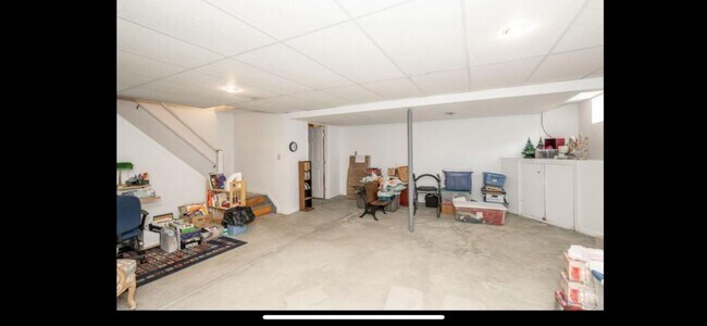 Building Photo - 4822 Sarah Dr