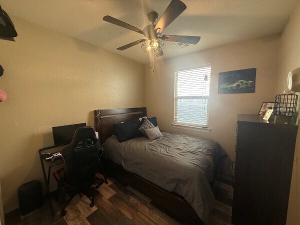 Building Photo - 13215 Emerald Isle St