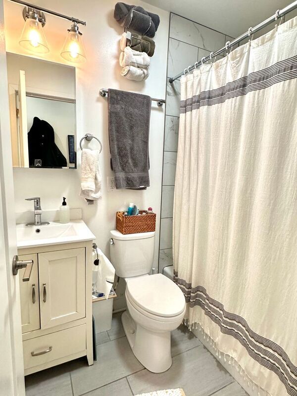 Building Photo - 1520 W 18th Pl