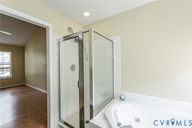 Building Photo - 811 Kiefer Field Ct