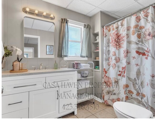 Building Photo - Modern 1 Bed 1 Bath - Pet Friendly!