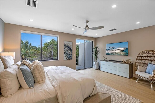 Building Photo - 811 SW 10th Terrace