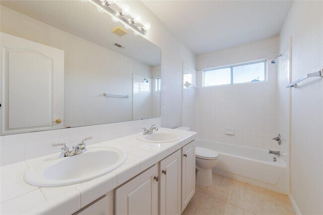Building Photo - 2403 Branum Dr