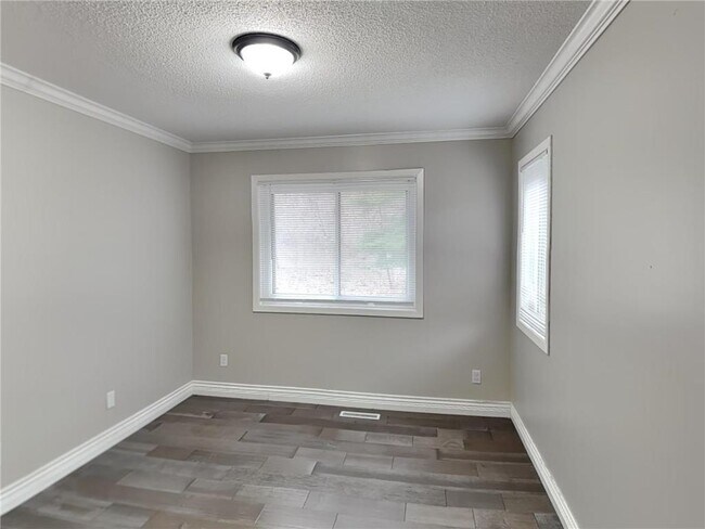 Building Photo - 11893 Dunhill Rd