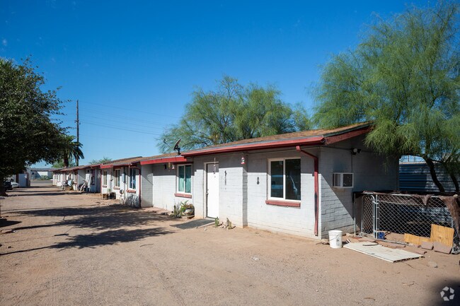 Primary Photo - El Patio Apartments