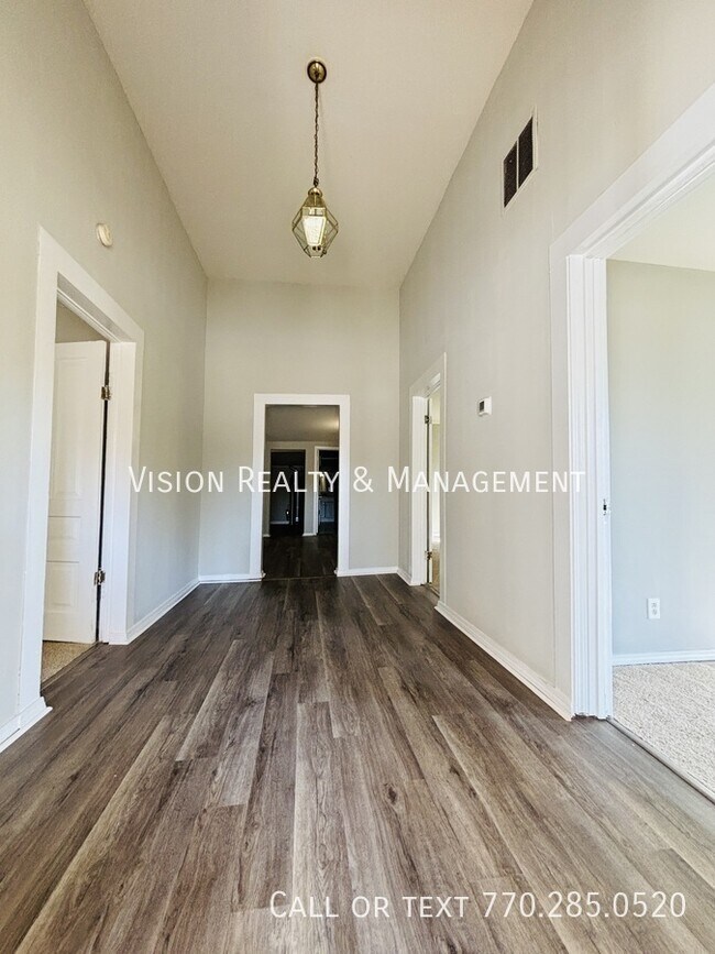 Building Photo - 302 Mandeville Ave
