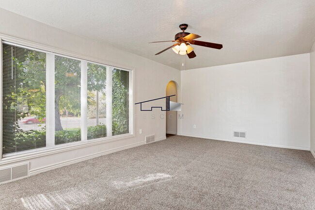 Building Photo - 352 Harrison Blvd