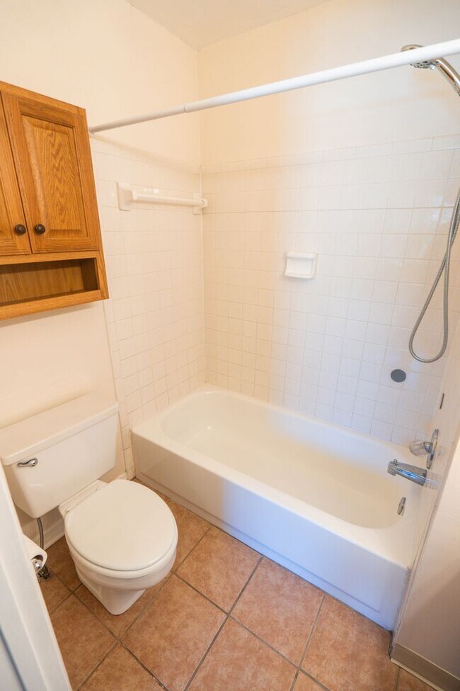 Building Photo - 2/2.5 Gated Community near FSU with Water ...