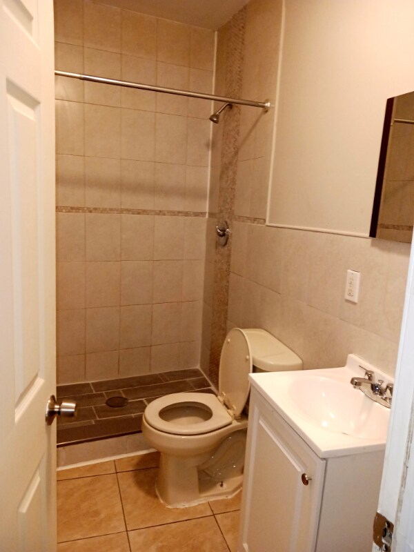 Building Photo - 779 S Main St