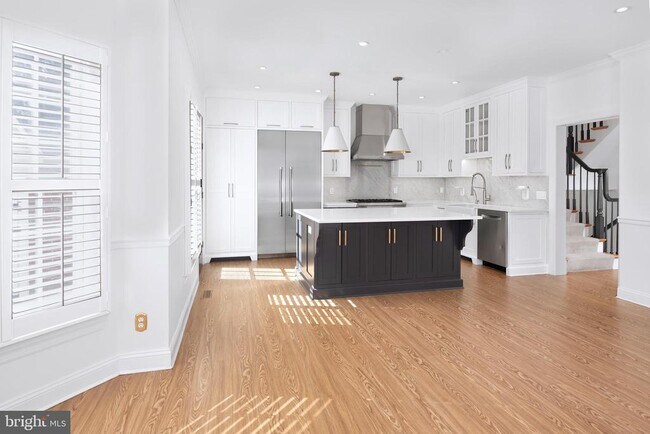 Building Photo - 3 Governors Ln