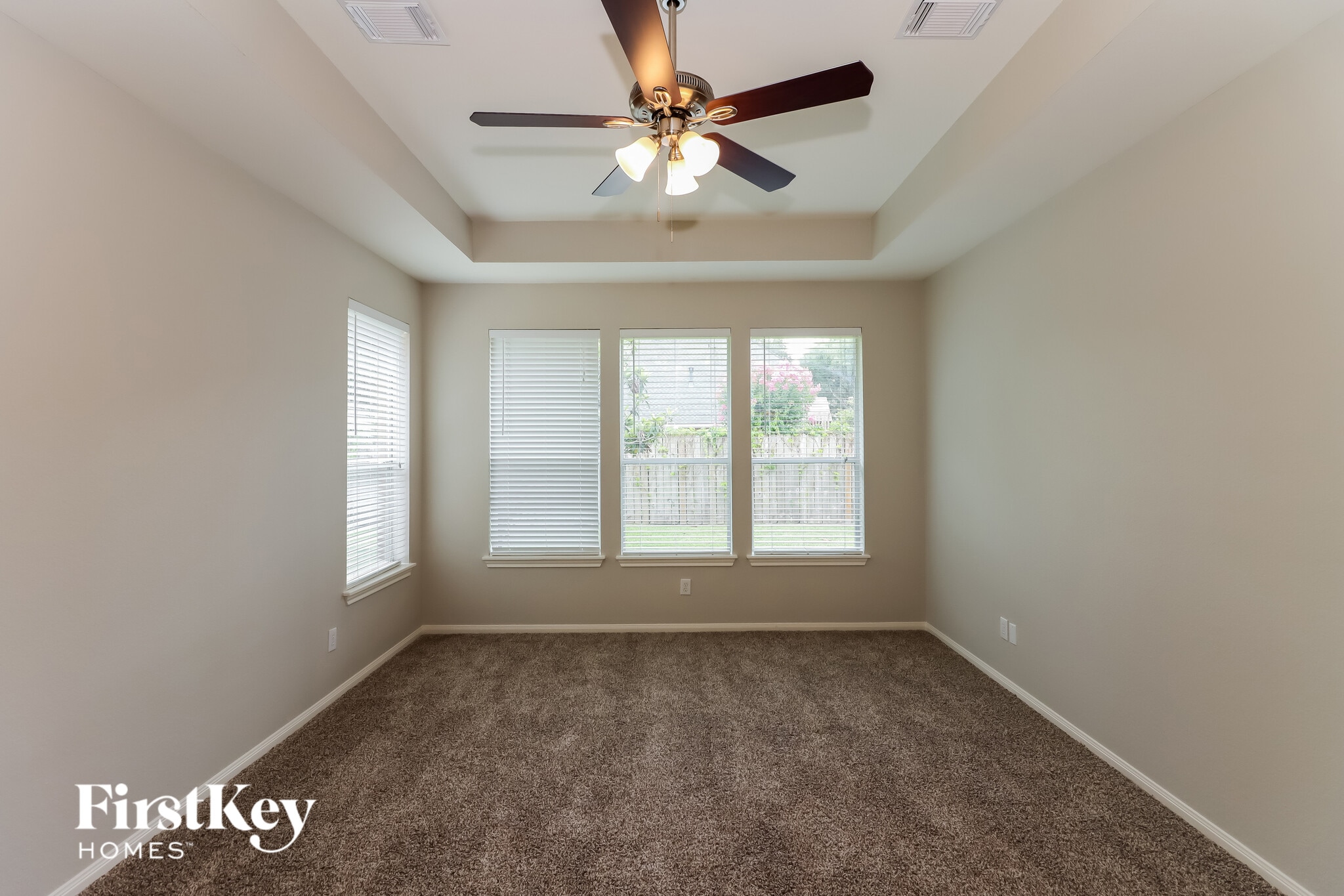 Building Photo - 3211 Oak Park Ln