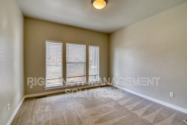 Building Photo - 1818 S Grant Ave
