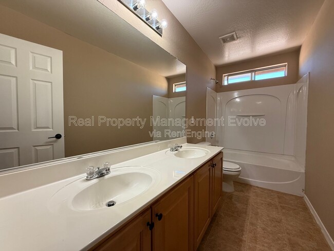 Building Photo - 8 N 226th Cir