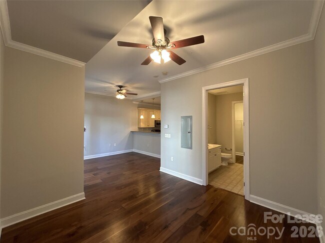 Building Photo - 230 S Tryon St