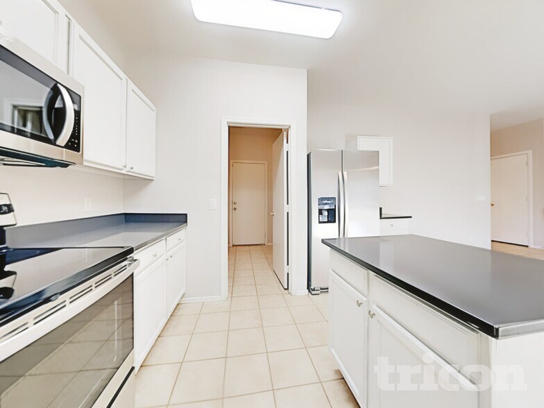 Building Photo - 14415 N 132nd Dr