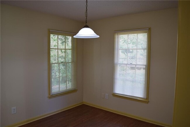 Building Photo - 475 Holly Ridge Dr NW