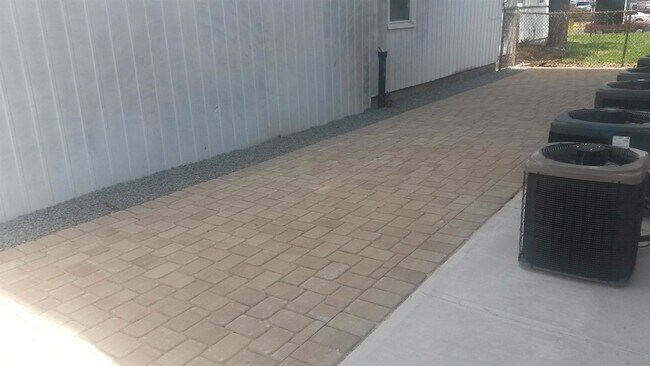 Building Photo - 112 39th St