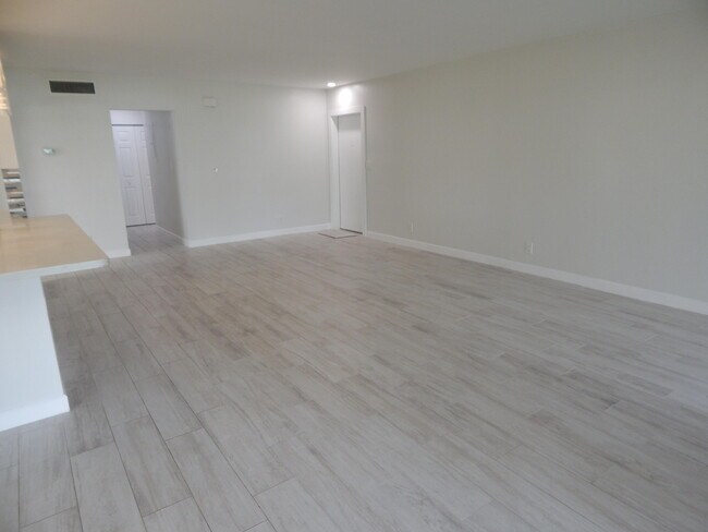 Building Photo - 6117 Old Court Rd