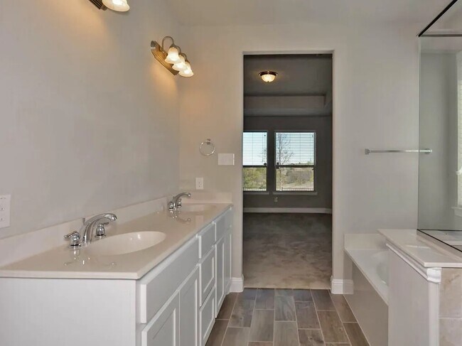 Building Photo - 15640 Pioneer Bluff Trail