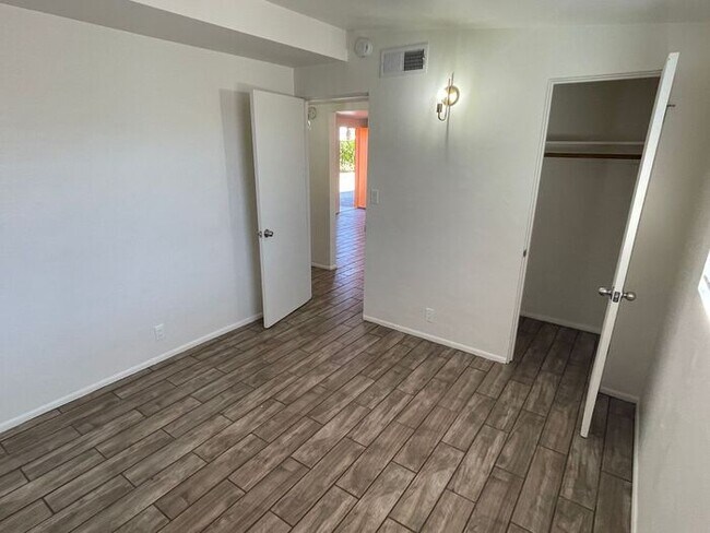 Building Photo - Mid-Century Modern Style Two Bedroom W/ A/C and Yard at The Richey!