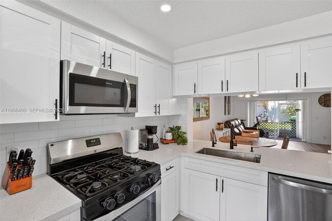 Building Photo - 8251 San Carlos Cir