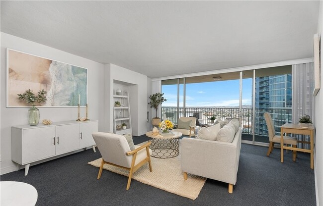 Building Photo - 700 E Ocean Blvd