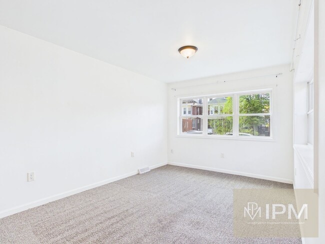 Building Photo - Bright 2 Bedroom, 1 Bath Ranch Style Home in Harrisburg, Pa!