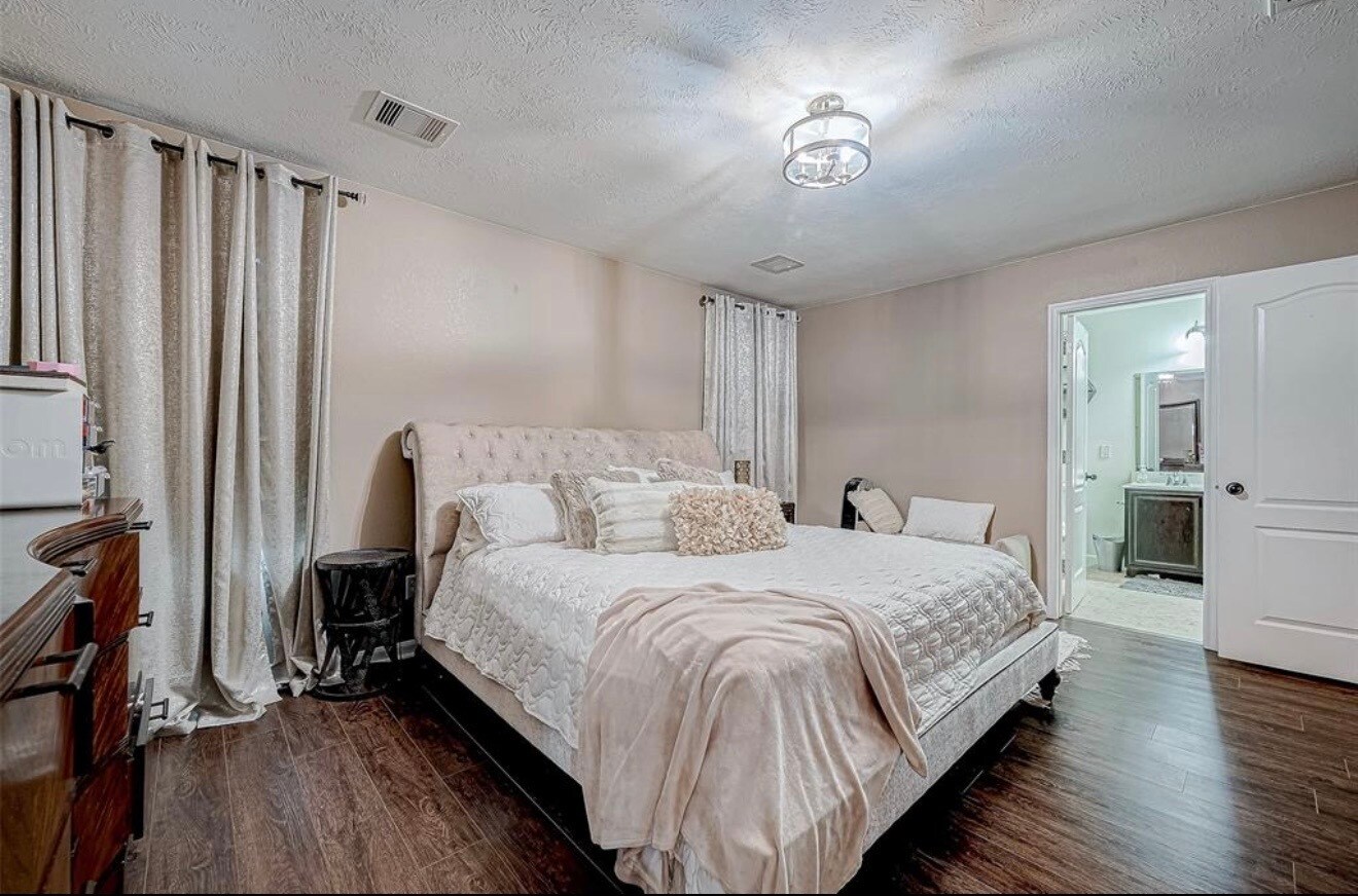 Building Photo - 14947 Trinity Meadow Dr