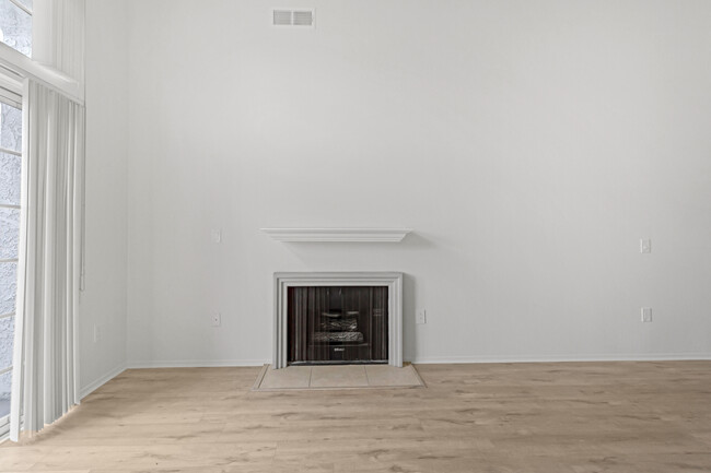 Building Photo - 10823 Hortense St