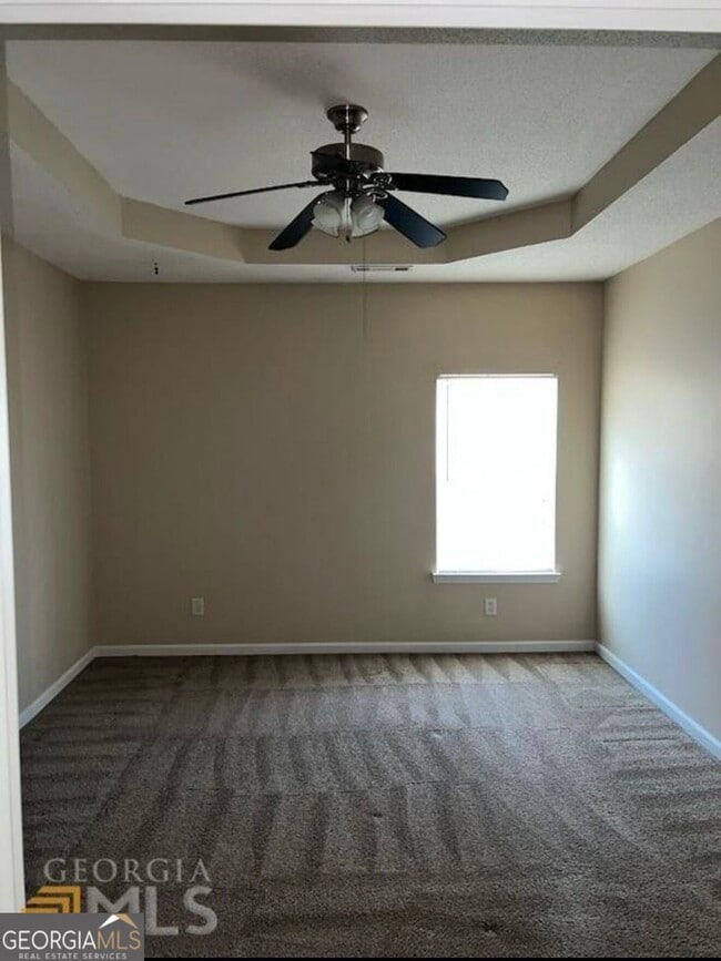 Building Photo - 221 Polo Ln
