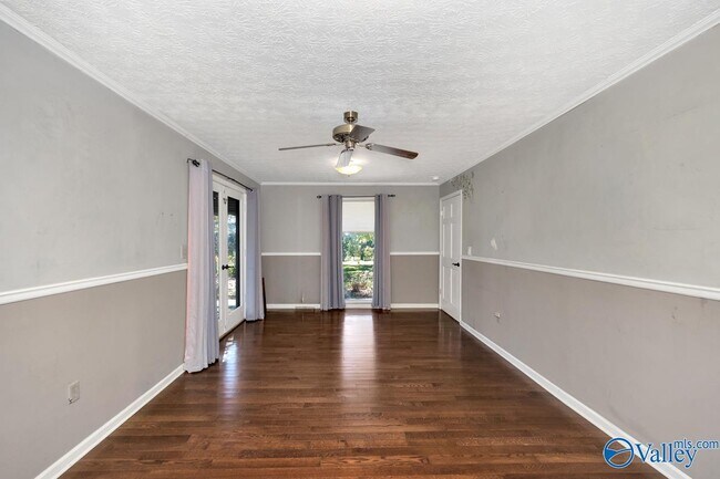 Building Photo - 1307 Lindsay Ln S