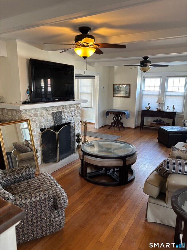 Building Photo - 41 Sunrise Ave