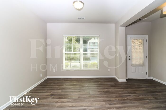 Building Photo - 210 Omega Ct