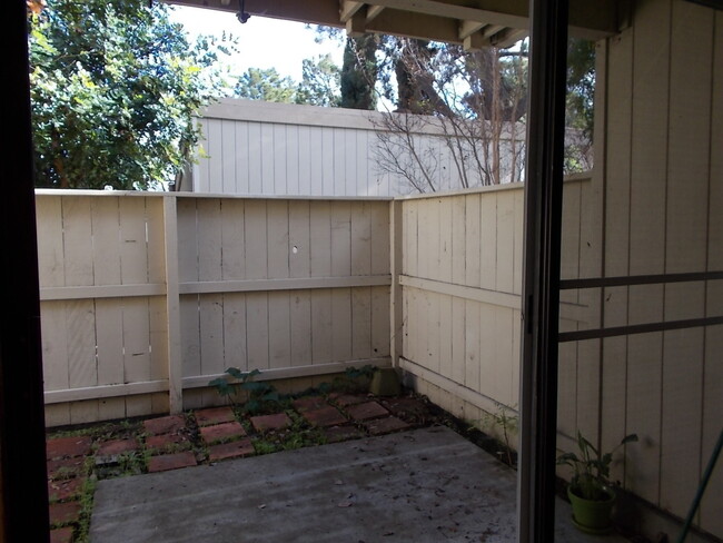 Building Photo - 936 Kiely Blvd