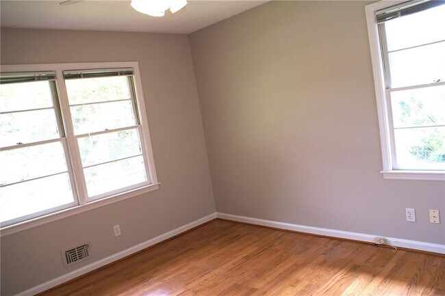 Building Photo - 6725 Ridge Moore Dr NW